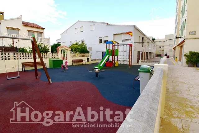 Vistas al mar en primera línea y terraza en este luminoso apartamento exterior en la playa del Mareny Blau — 40