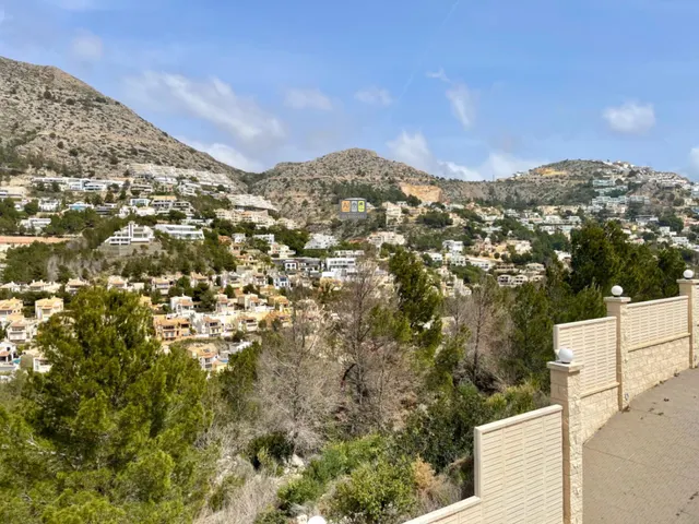 VILLA INDEPENDIENTE CON VISTAS A LA MONTAÑA EN ALTEA HILLS — 5