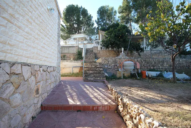 AMPLIO CHALET INDEPENDIENTE EN VENTA EN SIERRA PERENCHIZA — 45