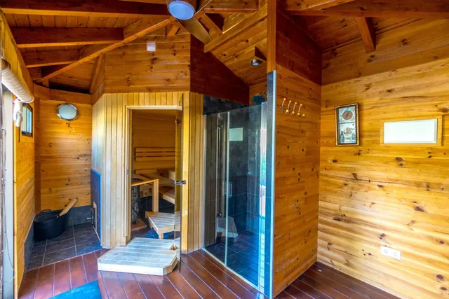 CHALET CON 800 PISCINA PRIVADA, GARAJE Y SAUNA — 31