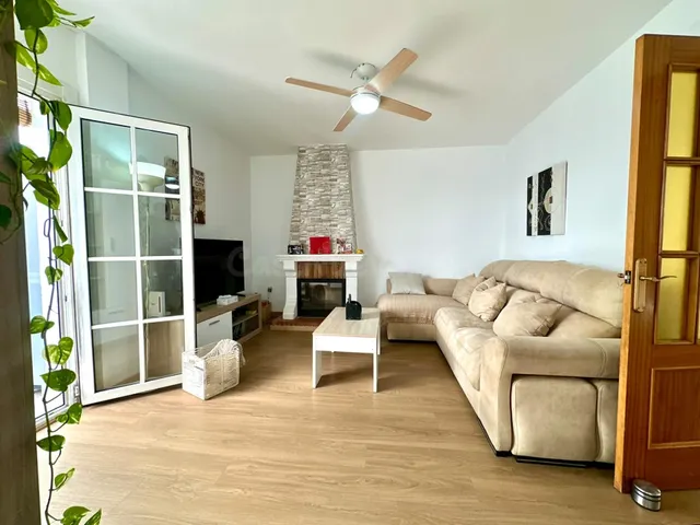Amplio Dúplex Reformado en Los Molinos, Almería - foto 2