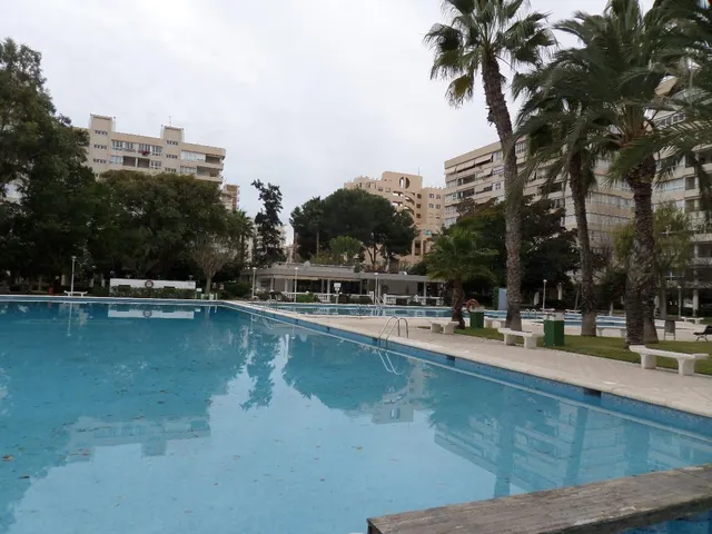 Vive la luz y el espacio en este amplio piso de Garden Playa! — 47