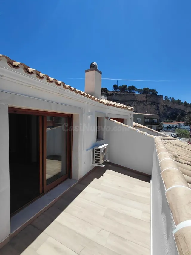 Exclusivo ático dúplex en alquiler con vistas al mar
