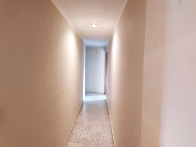 Piso con un bajo hecho vivienda y garaje. — 10