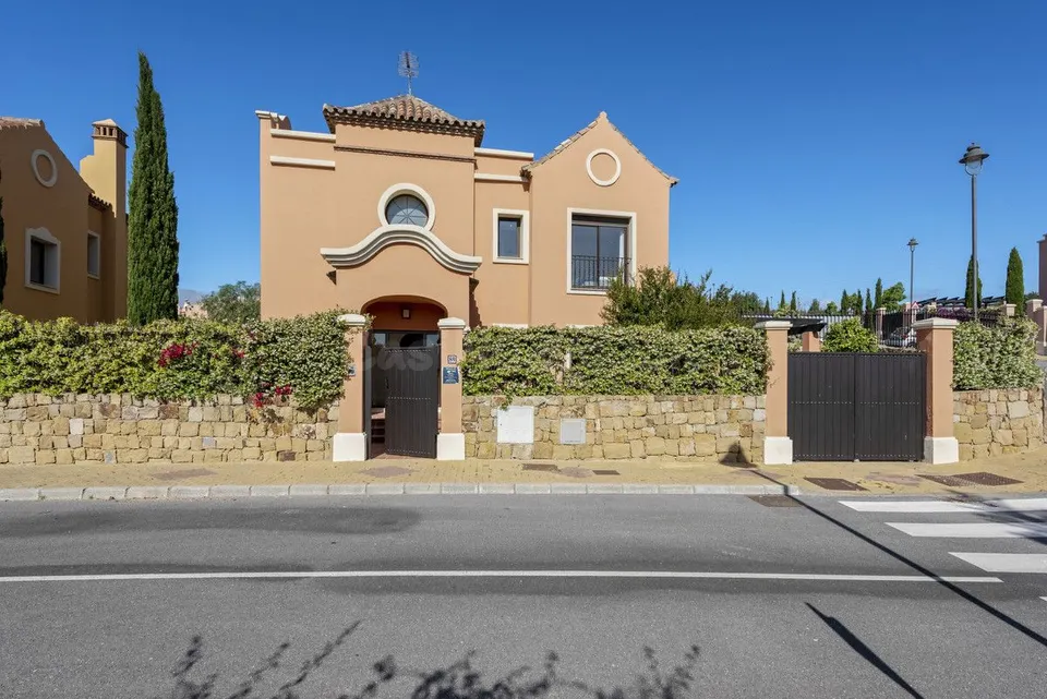 Villa 4 habitaciones 276m² en venta - Valle Romano Golf