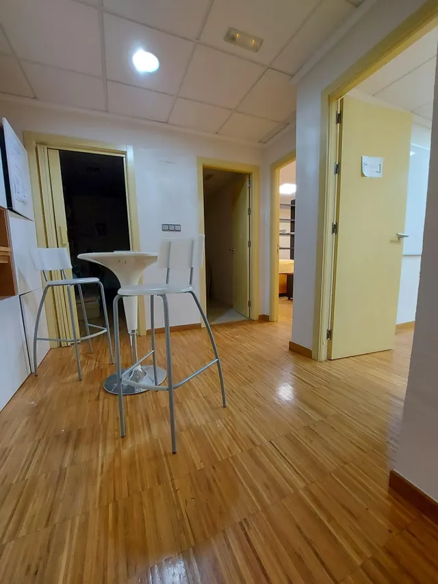 SE VENDE O ALQUILA LOCAL DE OFICINAS Y DESPACHOS EN BENIAJAN — 29