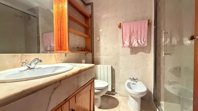 PISO DE 5 DORMITORIOS Y TERRAZA — 27
