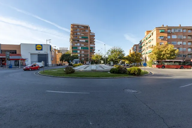 Piso luminoso de 3 dormitorios en la Antigua Ctra de Málaga - foto 5