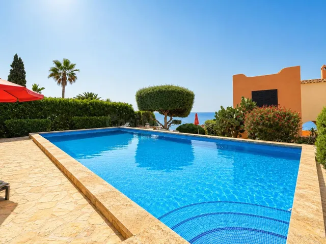 Exclusivo chalet adosado en primera línea de mar con impresi - foto 5