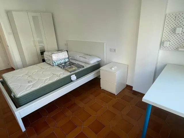 Piso ESTUDIANTES-FUNCIONARIOS ALQUILER habitaciones en Castellón, zona Av.Casalduch, 4 hab. 2 baños, ascensor. — 28