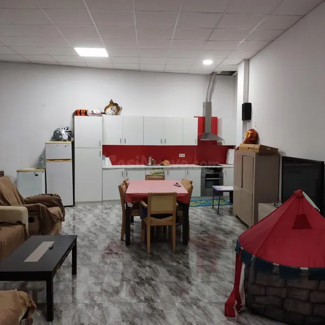 Fantástico local comercial en el centro de Guardamar del Segura, Alicante, Costa Blanca — 8