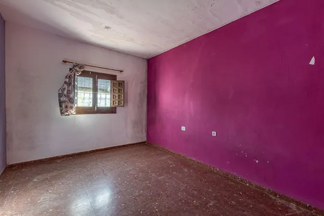 Cortijo con casa de 117 m2 y terreno de 2.312 m2 en Santa Fe — 12