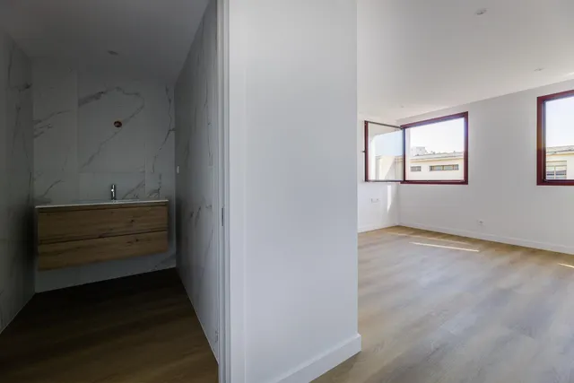 ¡Oportunidad única! Vivienda a estrenar con diseño moderno y plaza de aparcamiento opcional. — 10