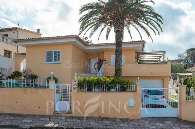 Amplia villa en gran parcela llana cerca de la playa y del c - foto 2