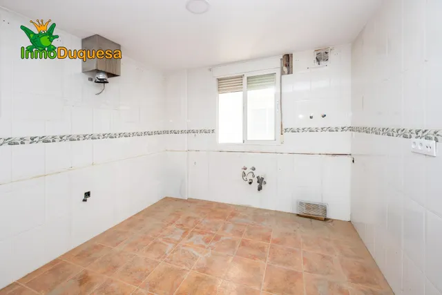 Piso de 3 dorm. y 2 baños en el centro de Atarfe - foto 5
