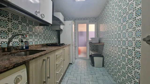 Amplio y luminoso piso de 3 habitaciones — 13
