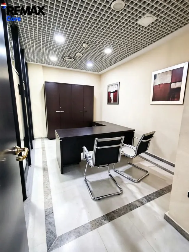 Local para oficinas, gimnasio o clínica en venta en el Centro de Badajoz — 34