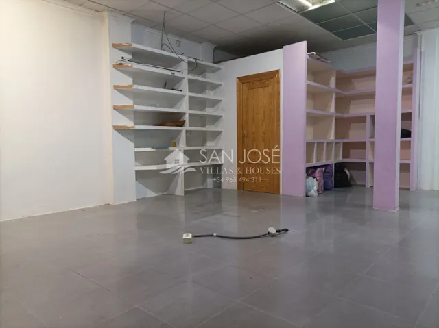 ALQUILER DE ESPACIOSO LOCAL COMERCIAL EN ASPE - foto 4