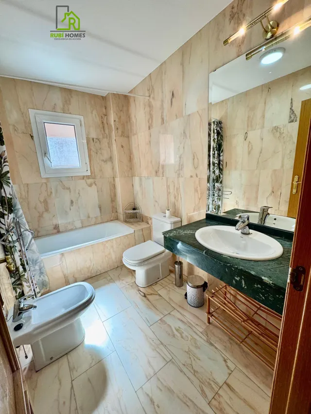 Habitación disponible para chicas estudiantes (zona renfe - pajaritos) — 14