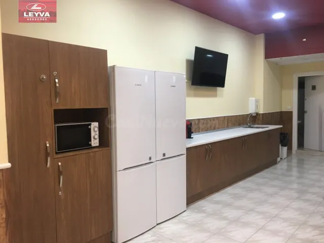 Local comercial al lado del Ayuntamiento - foto 3