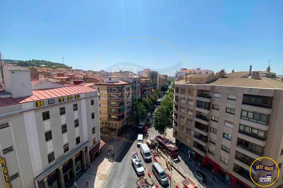 PISO EN VENTA EN PLENO CENTRO DE CUENCA