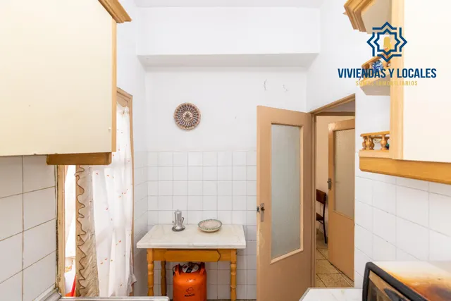 Piso para reformar junto a Plaza Einstein – 3 dormitorios y vistas despejadas — 17