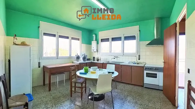 OPORTUNIDAD Casa con mucho terreno y varios garajes — 16