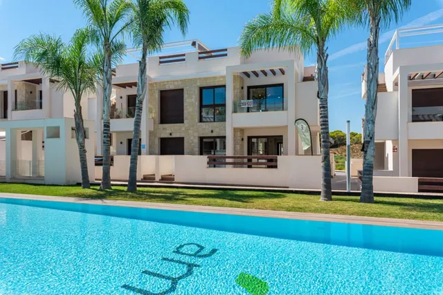BUNGALOW ALTO CON SOLARIUM — 17
