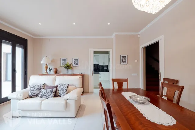 ¡Gran inversión! Casa + dos pisos + local. - foto 4