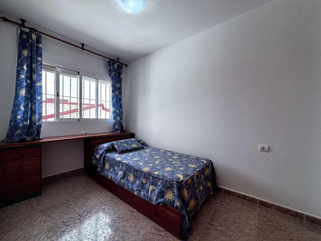 PRECIOSO ADOSADO DE CINCO DORMITORIOS EN LA RIBERA — 21
