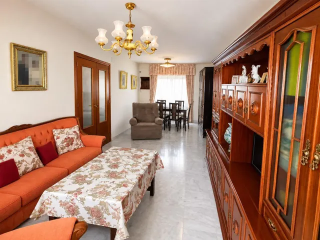 Excepcional Casa con Porche y Patio en Zona Alameda! — 6