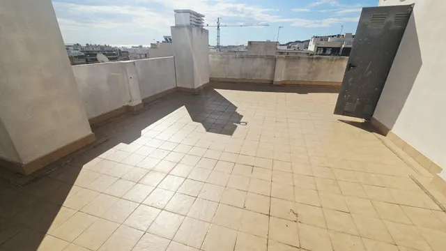 Amplio piso en el centro y a dos minutos de la playa de Guardamar del Segura, Alicante, Costa Blanca — 23