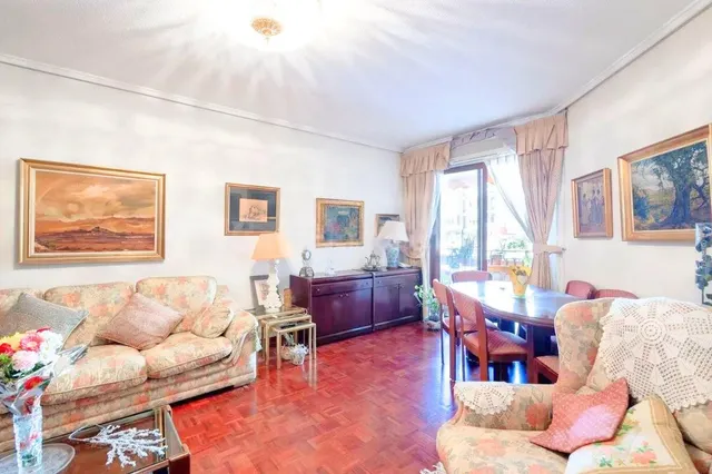 ¡ Exclusiva vivienda en el emblemático barrio de Russafa, en