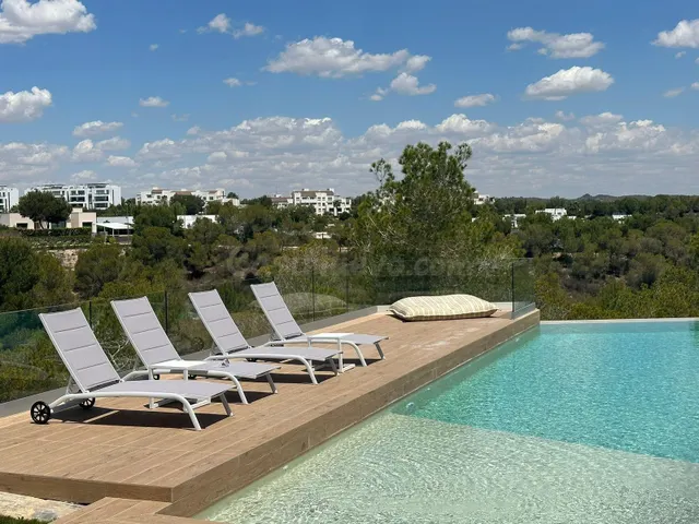 Piso nuevo en venta en Las Colinas Golf Resort. — 4