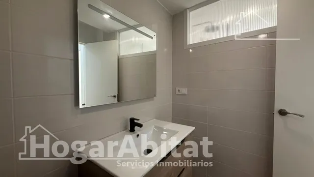¡OPORTUNIDAD! REFORMADO Y EXTERIOR CON ASCENSOR EN EL CENTRO — 25