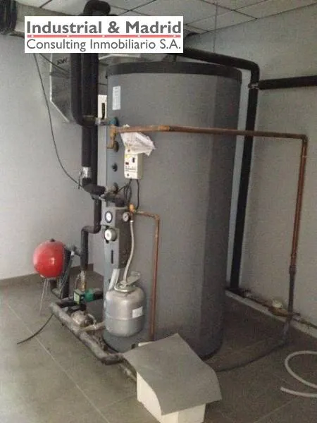 VENTA DE NAVE INDEPENDIENTE EN LOECHES — 16