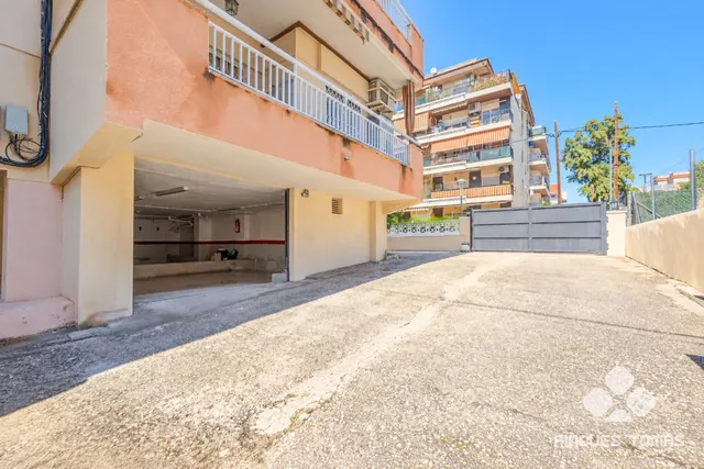 Piso con balcón en Segur de Calafell — 23