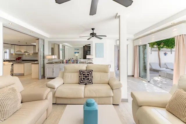 Chalet 5 habitaciones 220m² en venta - Costa Del Sol — 5