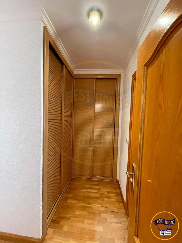 PISO EN ALQUILER — 18