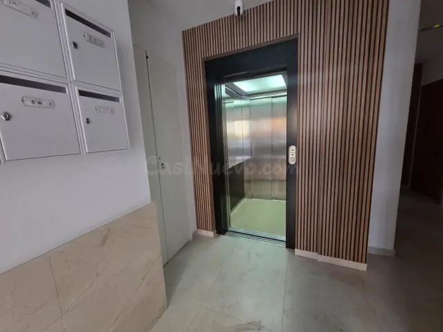 Oportunidad en Alicante: Vivienda con patio y ascensor en Alicante — 3