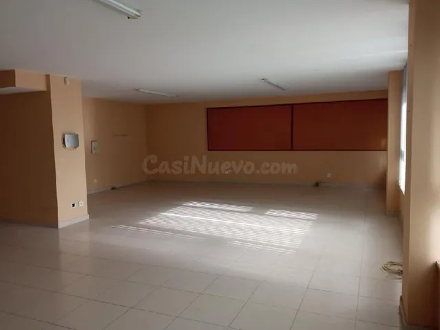 Local comercial 238m² en venta - Muriedas - foto 2
