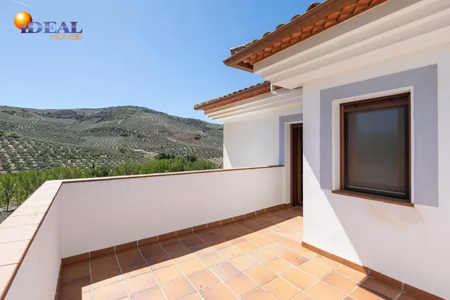 Casa con terreno ubicada en plena naturaleza, a tan solo 2km de Montefrio. — 25