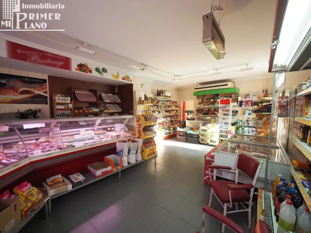 ¡Gran oportunidad! Local comercial con amplio patio en Tomel - foto 2