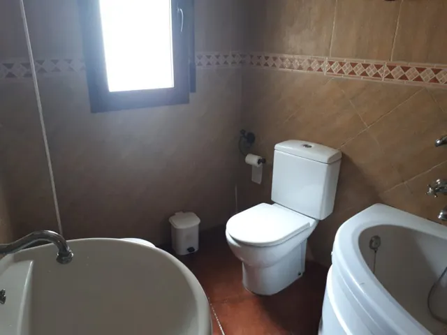 VIVIENDA DE DOS  APARTAMENTOS Y LOCAL EN SERÓN (AMERÍA). — 16