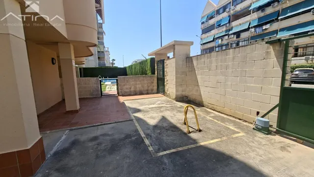 Plaza de garaje en venta en la playa de Daimús a 300 metros 