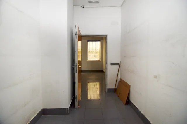 Urbis te ofrece un local en alquiler en zona Centro, Salamanca. — 31