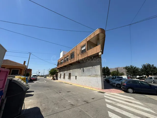Amplia Casa en Orihuela - Oportunidad para Reformar — 2