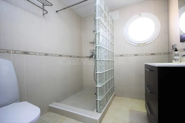 * Villa de 4 dormitorios, piscina y garaje en parcela de 810m2 en Albir * — 17