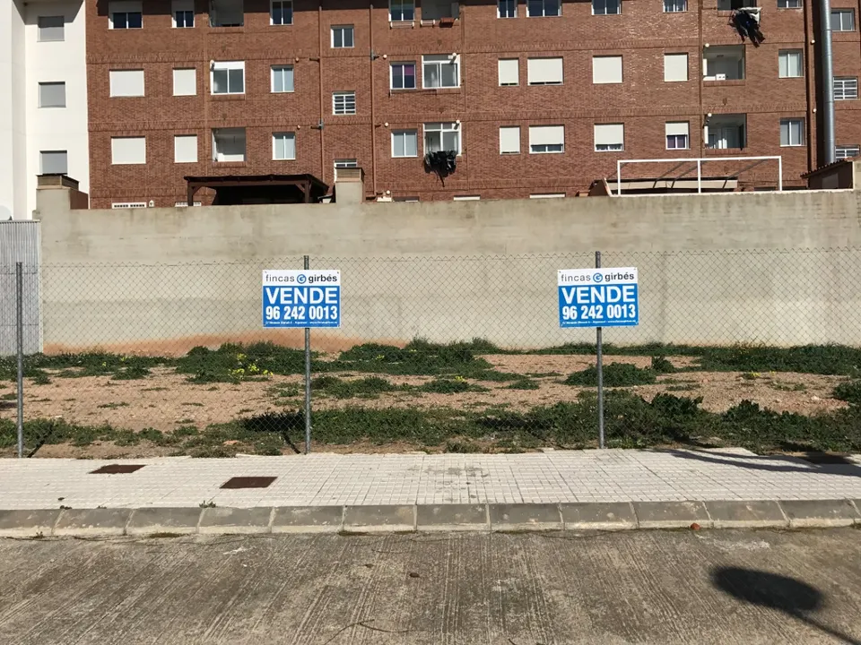 SE VENDEN PARCELAS DE 121 M2 EN ZONA PLA ALGEMESI