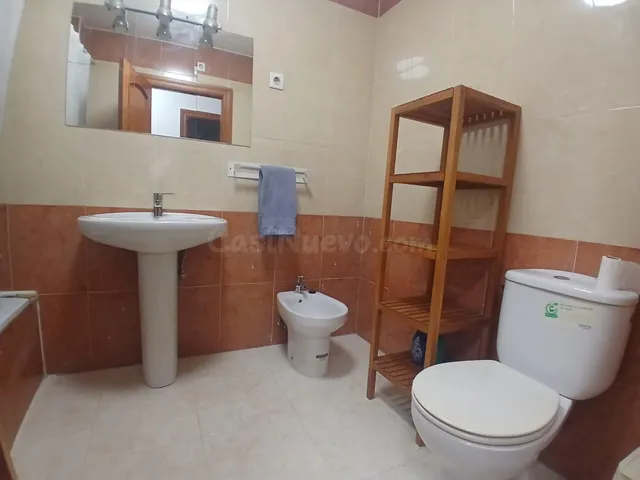 Acogedor Apartamento en Alquiler en Plaza Arenal, Alcázar de - foto 4